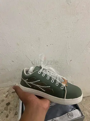 Ladies shose