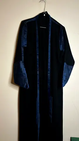 عباية سودا وازرق مخمل