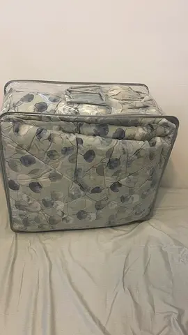 Luxury Bedding Set – Premium Quality – Like New