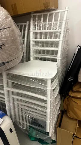 Set of White Plastic Chairs - كراسي بلاستيكية