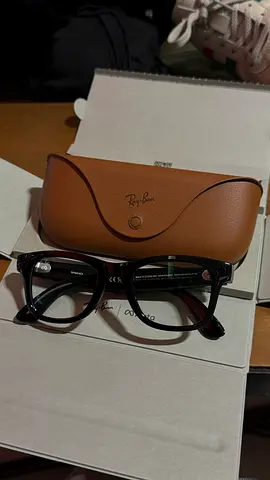 Ray-Ban Meta Glasses Gen 2 Wayfarers Transition version
