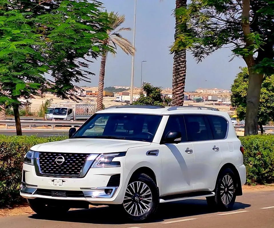 Nissan Armada 2023 — photo 1 of 15