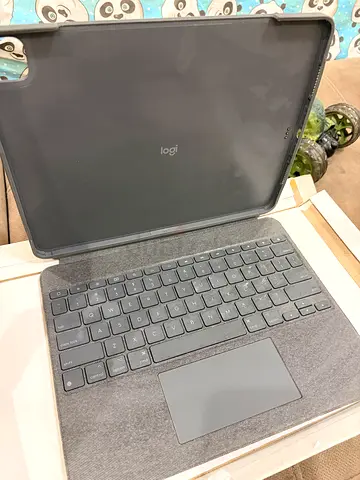 Logitech Combo Touch with detachable Keyboard Case for iPad 12.9 4th generation