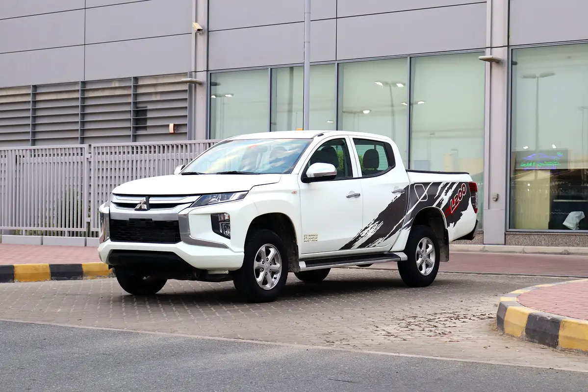 Mitsubishi L200 2022 — photo 1 of 14