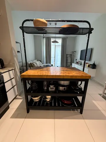 Kitchen Island Bar Table for Sell + 2 Chairs for Free – Good Condition