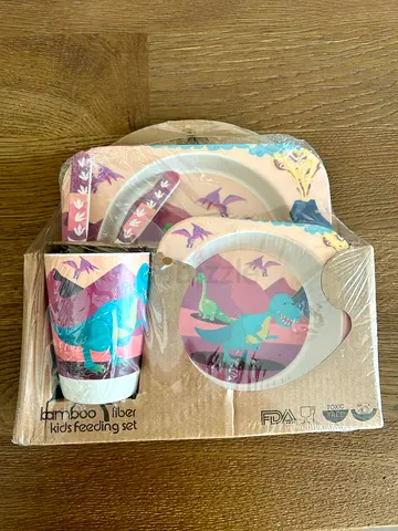 New and very cute bamboo childrens cutlery set with dinosaurs