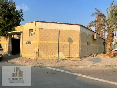 للبيع فيلا في امارة الشارقة تحديدا في منطقة المرقاب