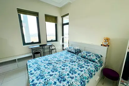 Furnished | Studio | Mid Floor | Flexible Cheques