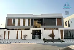 Villa luxury in zahya 6300sq 5master rooms 2 living room 1 majles price included ac negotiable 4.5