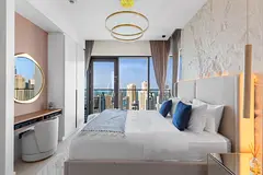 Modern 2-Bedroom Apartment with Stunning Marina View