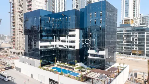 Skyline Luxury | Private Garden | Modern Living