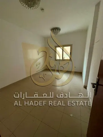 فرصة ذهبية للإيجار في الشارقة – شقة غرفة وصالة بمنطقة التعاون الممزر موقع استراتيجي قريب من دبي بسعر مميز وتسهيلات دفع تصل إلى 6 دفعات