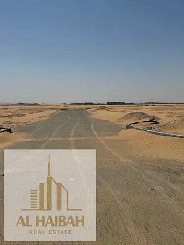 للبيع قطعه ارض تجاري في الشارقه منطقه البليدة 1 موقع وسعر مميز جدا قريبه علي الخدمات