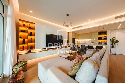 Lavish Unit | Vibrant Community | Community View