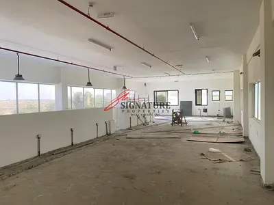 مستودع جديد تمامًا بمساحة 3250 قدم مربع وكهرباء 40.18 كيلو فولت أمبير للإيجار في الباهية عجمان