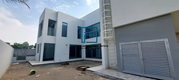 ◇◇ Courtyard villa 》》 3BR 》》 close parking》》maids》》available for sale in Al Zahia◇◇