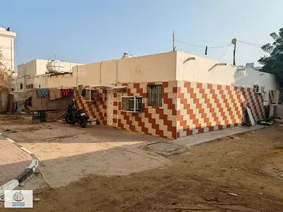 قرب مرسى عجمان /تملك حر لكل الجنسيات/ موقع مميز وسط المدينه