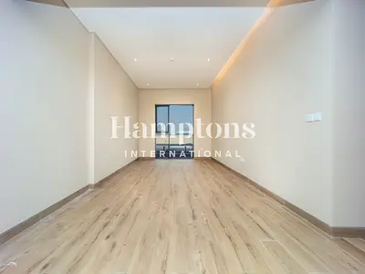 Brand New | Wooden Floor | Living Legends