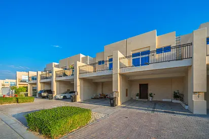 VACANT | POOL VIEW | 4 BR TOWNHOUSE