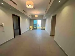 Spacious layout 3BHK with maid \Ready to move in\
