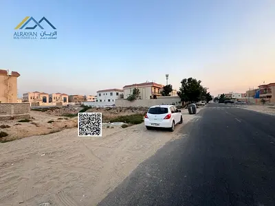 Residential plot of land, very distinguished location on an asphalt street