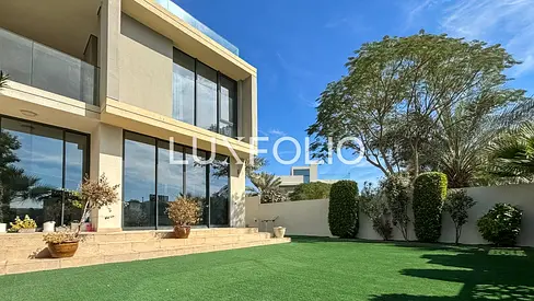Golf Course Views | Large Plot | Vacant