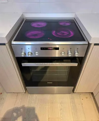 Model Siemens 60×60 cm 4 Eyes Full Electric Ceramic Cooker Range