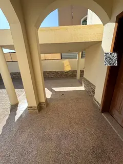 5-bedroom villa + maid's room and large reception area