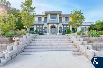 Beach Villa | Skyline Views | Best Value