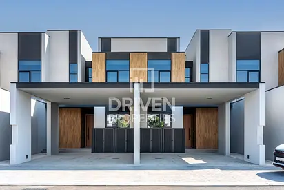 Single Row | Near Pool and Park | Large Townhouse