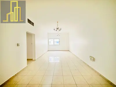 15 days free!! Spacious 2bhk with 1 Master Free Parking Infront