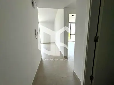 فرصة استثمار مميزة | غرفة وصالة للبيع في ريحان