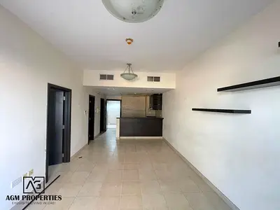 Corner one bed plus study | rented | good location