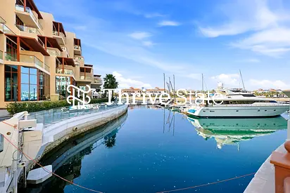 Massive Terrace and Luxury Palm Jumeirah Living