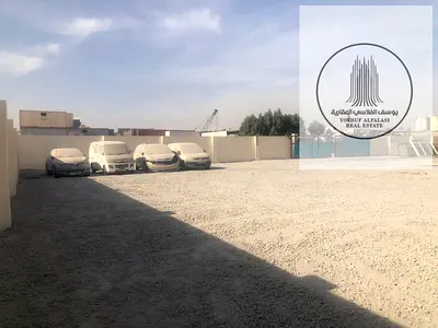 حوطه مساحة 18 الف قدم كهرباء 62 KV جاهزة للاستلام