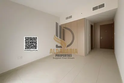 Rooms and a living room with a balcony, first occupancy, includes a swimming pool, gym, and two free parking spaces.