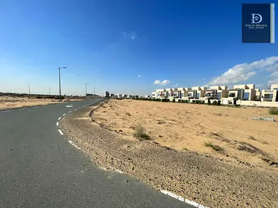 للبيع في الشارقه   منطقه تلال ( بلوك  d )  قطعه ارض سكني مساحه ٤٥٢٠ قدم   تملك حر لجميع الجنسيات