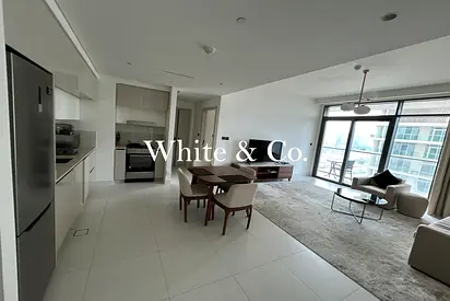 Marina Views | Chiller free | Vacant