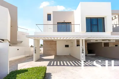 Vacant 5 Bedroom | Large Plot | Ready to Move