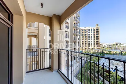 Genuine Listing | Vacant and Spacious Apt