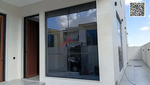 فيلا فاخرة تقع في موقع متميز في الياسمين، تتميز بالخصوصية والأناقة. تمتد على طابقين بتصميم أنيق.