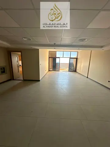 شقه غرفتين وصاله وغرفه خادمه  وغرفه غسيل وباركن اول ساكن تشطيبات سوبر ديلوكس