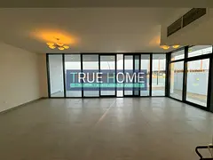 Ready 5BR Beach access | Freehold villa
