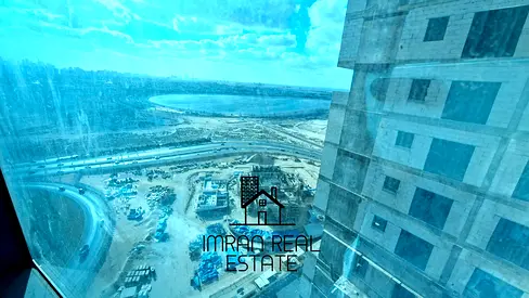 Spacious 2BHK with Free Parking/balcony/sea view and built-in wardrobe