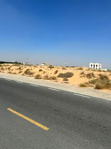 للبيع أرض سكنية بمنطقة بساتين الزبير بالشارقة ( قريبة من منطقة الرحمانية )