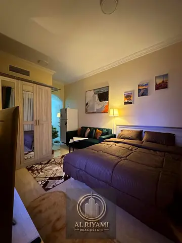 للإيجار – استوديو أول ساكن مع بلكونة شامل جميع الخدمات في الجرف 2، عجمان