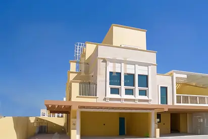 5BR | Big Plot |Single Row | Prime End Corner Unit