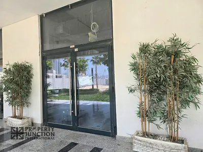 Spacious shop Chiller-Free Retail Shop for Rent