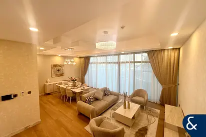 Single Row | 4-Bedroom Townhouse | Vacant