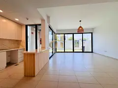 Central Location | Landscaped | Single Row